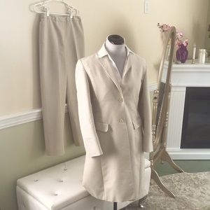 Jones New York Tan Brocade Pattern Set Duster Coat with Matching Pants NWOT